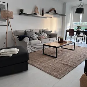 https://white-cozy-flat-in-donostia.basquecountryhotels.org